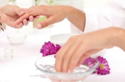 Professionelle Hand- und Nagelpflege La Bellaposa Schmitten